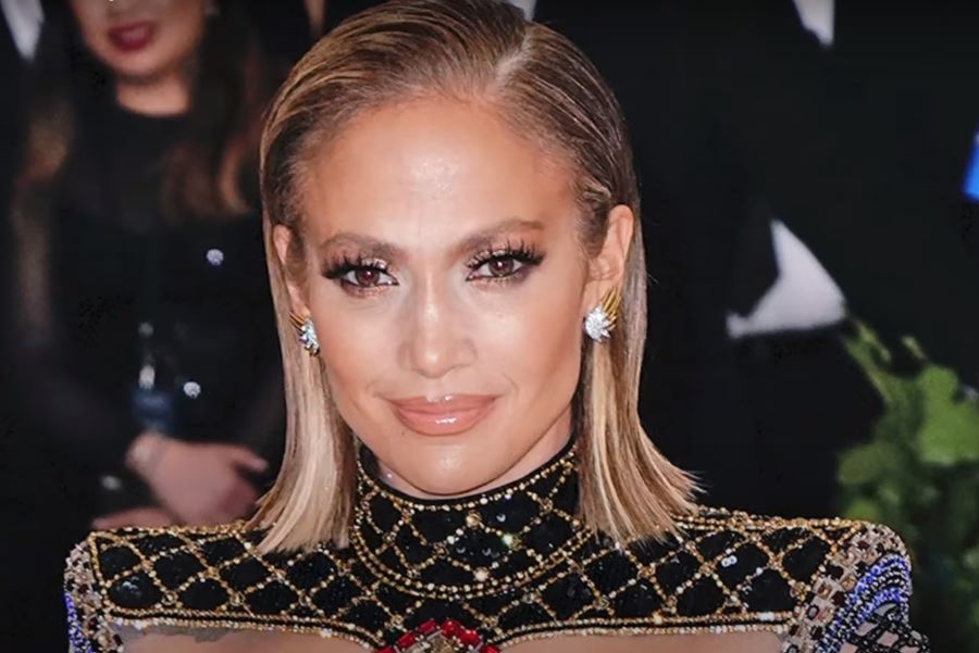 J Lo skincare routine | Jennifer Lopez up close on red carpet